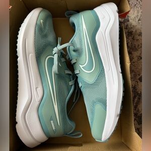Nike Aqua Running Shoes